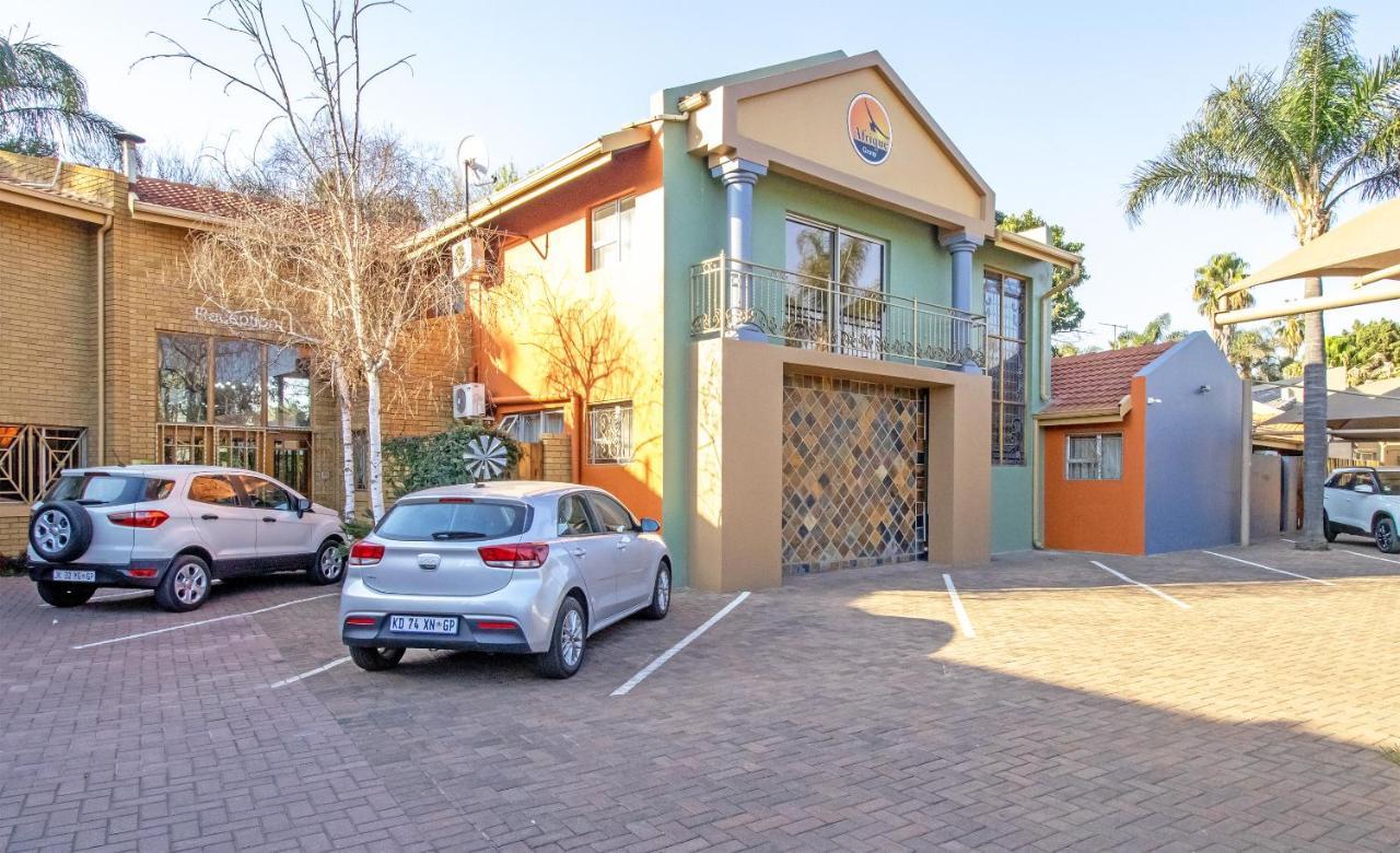 Sunward Park Guest House & Conference Center Боксбурґ Екстер'єр фото