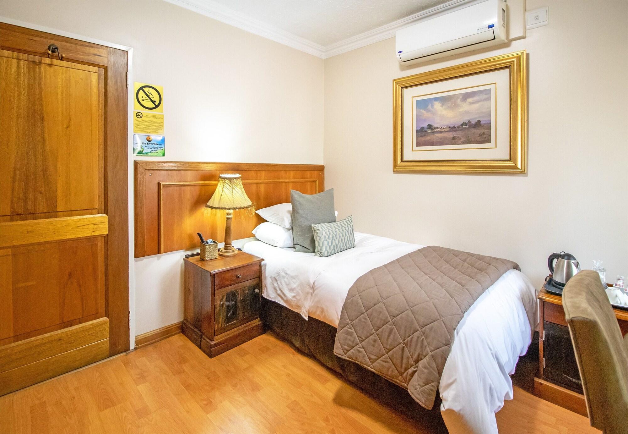 Sunward Park Guest House & Conference Center Боксбурґ Екстер'єр фото