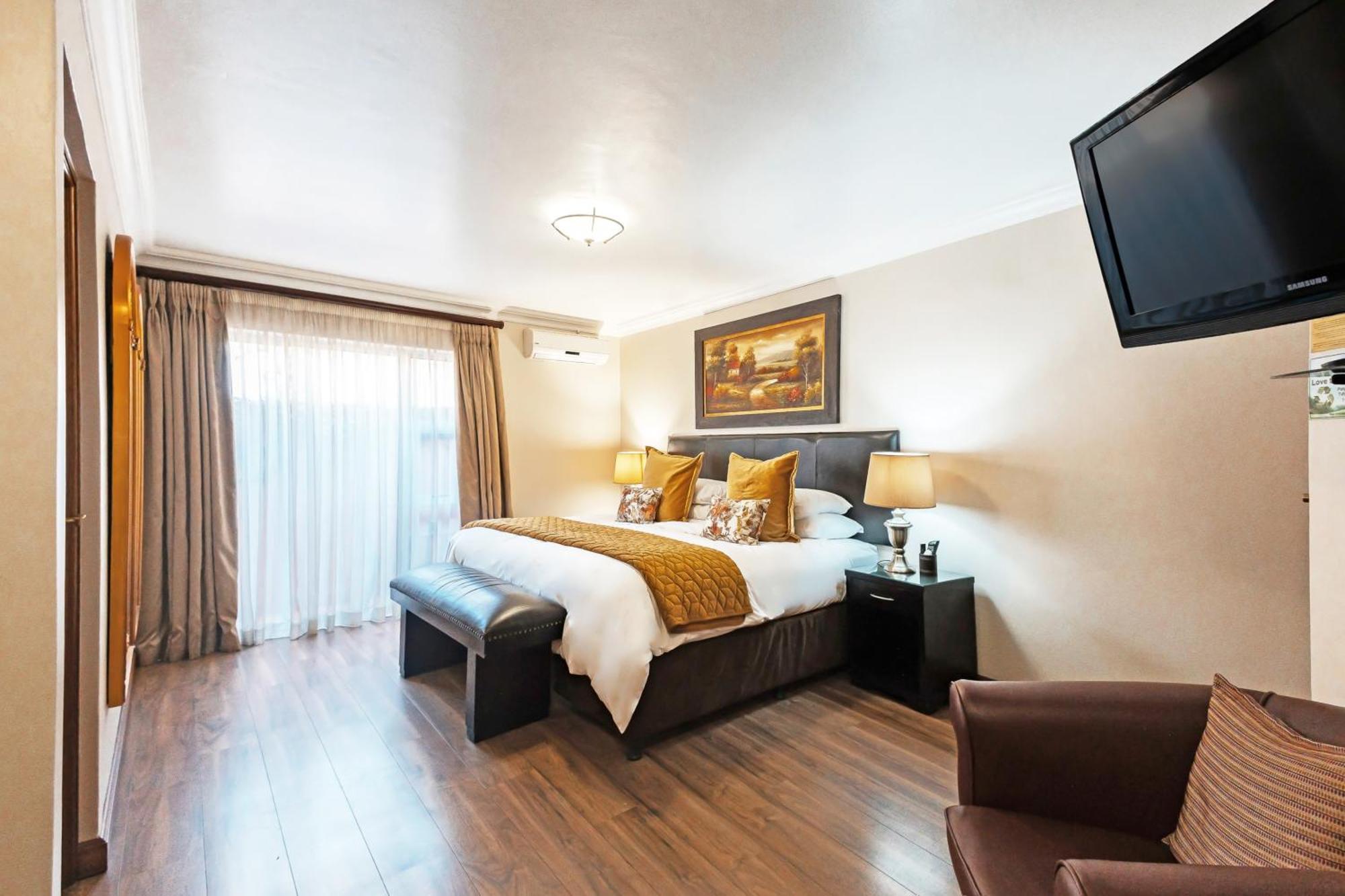 Sunward Park Guest House & Conference Center Боксбурґ Екстер'єр фото