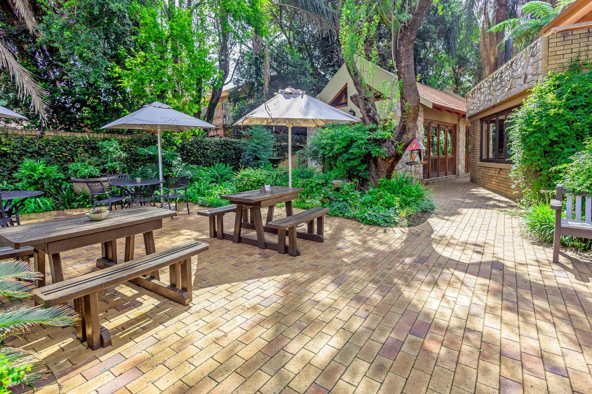 Sunward Park Guest House & Conference Center Боксбурґ Екстер'єр фото